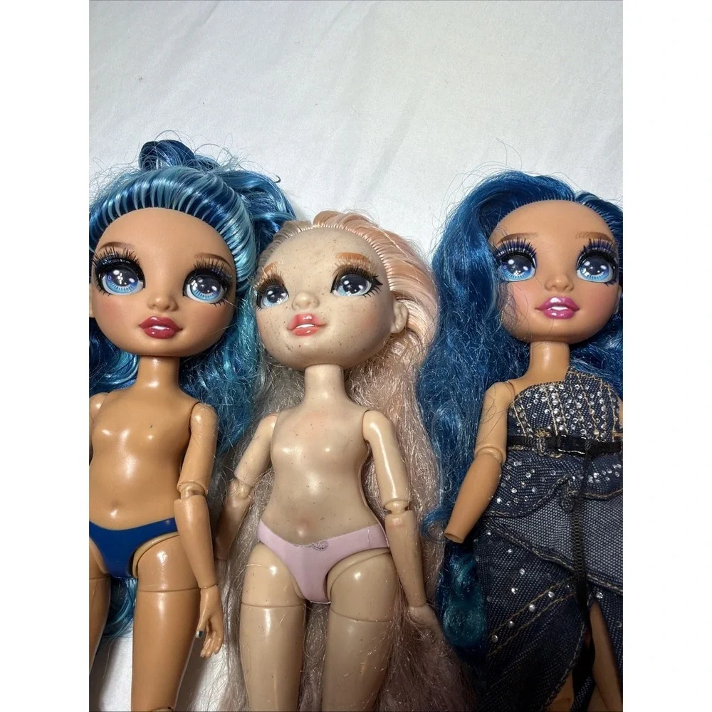Lot Of 3 Rainbow High Dolls And 1 Bratz Doll